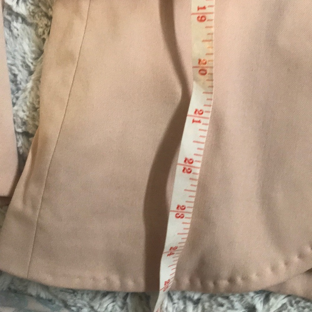 SOLD H&M Baby Pink Blazer - Picture 13 of 15
